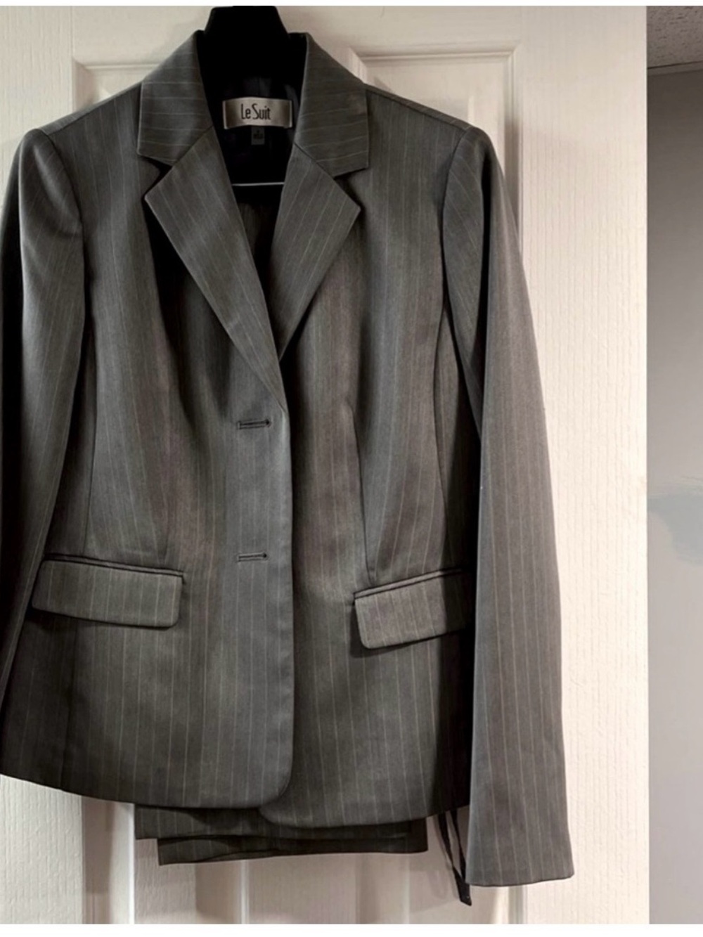 Le Suit Gray Pinstripe Women's Blazer